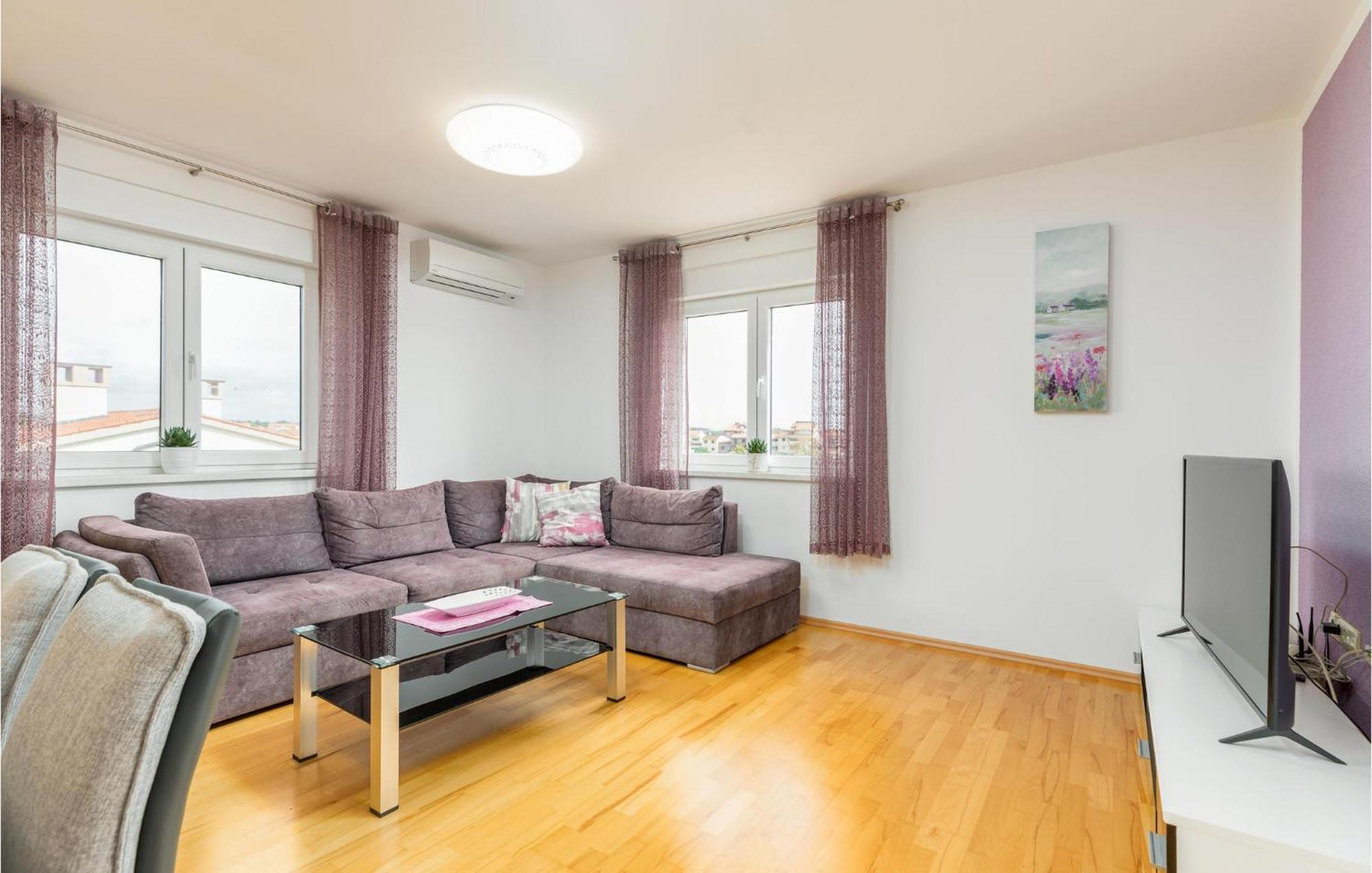 Lovely Apartment In Valbandon With Kitchen Fazana Exterior photo