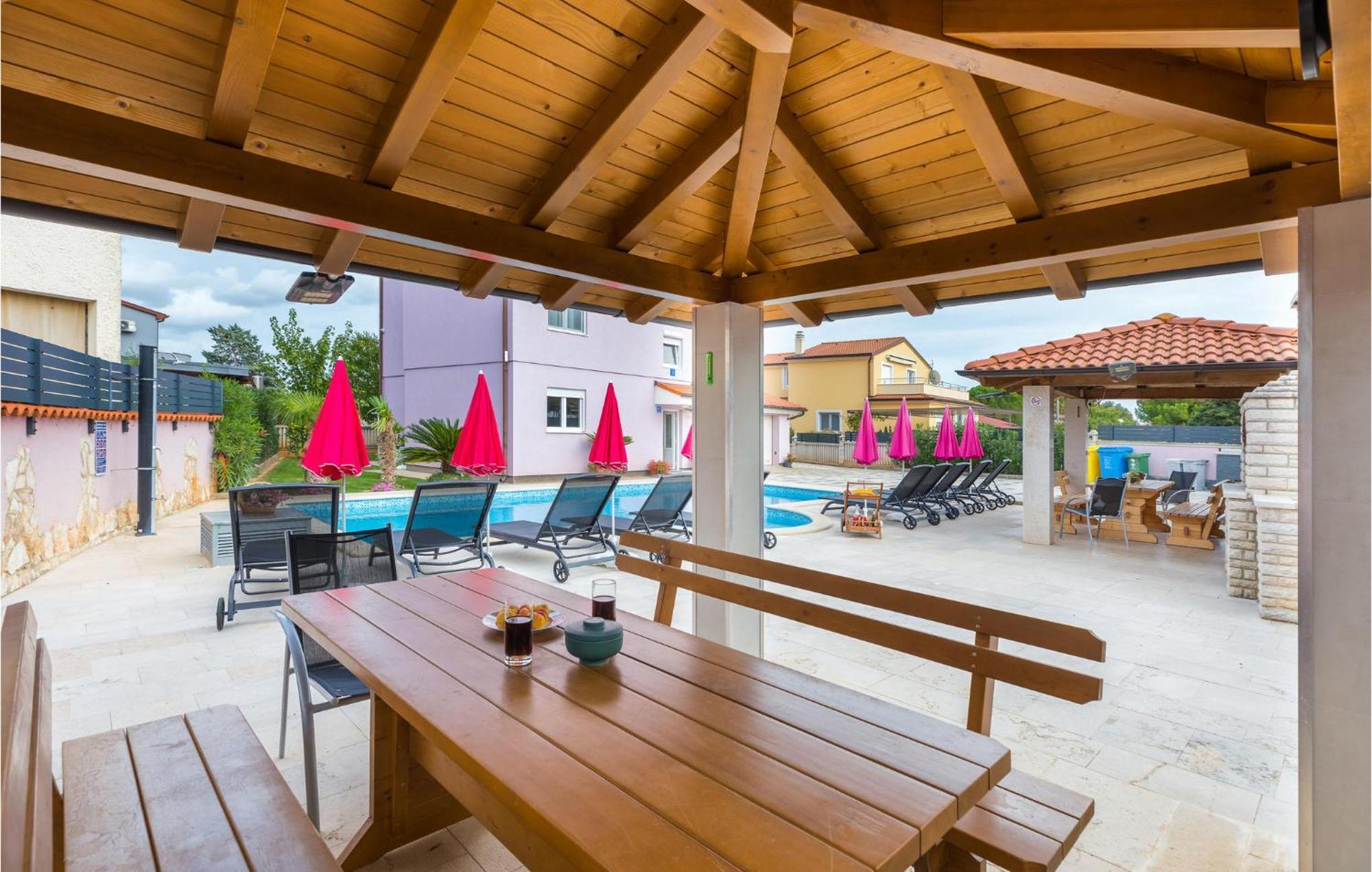 Lovely Apartment In Valbandon With Kitchen Fazana Exterior photo
